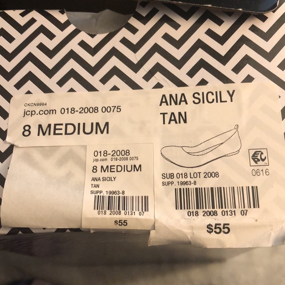 Size 8 Ana Tan Ballet Style Flats - Picture 8 of 8